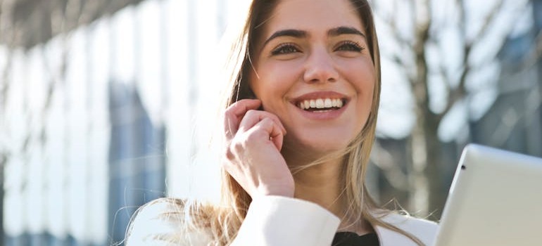 A woman calling Lippincott Van Lines