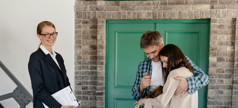 a family trying to find the perfect home in Hartford County