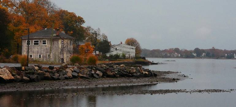 Shoreline homes frame Litchfield County for scenic New England living